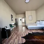 Aparthotel N8 - By 3*