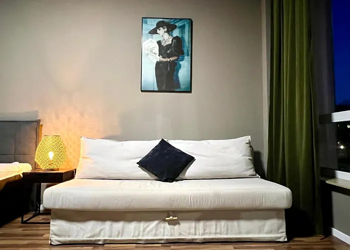 Aparthotel N8 - By